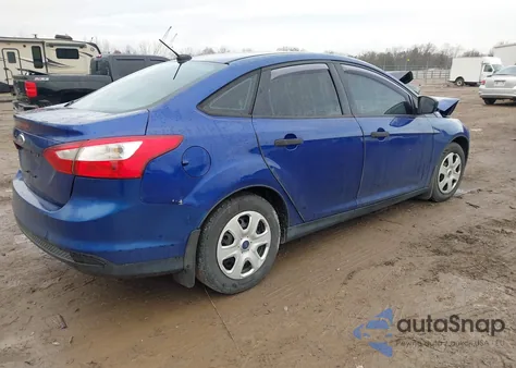2012 Ford Focus S из США, поврежденный, VIN 1FAHP3E29CL346504